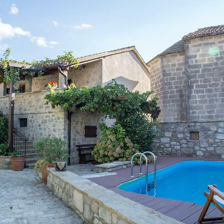 Holiday Homes Poli Svetega Antona Gračišće Εξωτερικό φωτογραφία