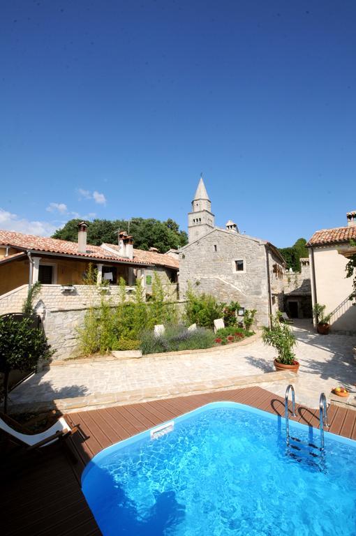 Holiday Homes Poli Svetega Antona Gračišće Εξωτερικό φωτογραφία