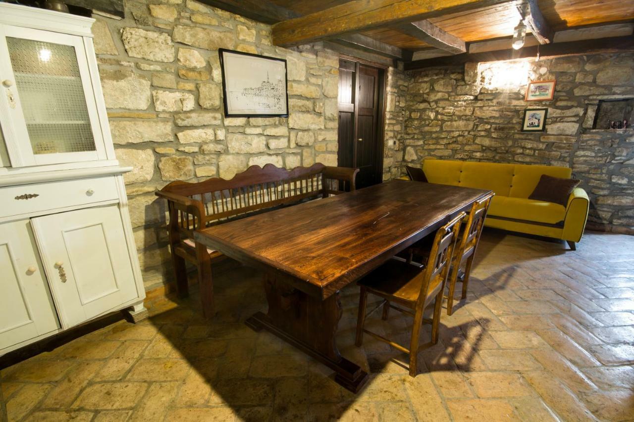 Holiday Homes Poli Svetega Antona Gračišće Εξωτερικό φωτογραφία