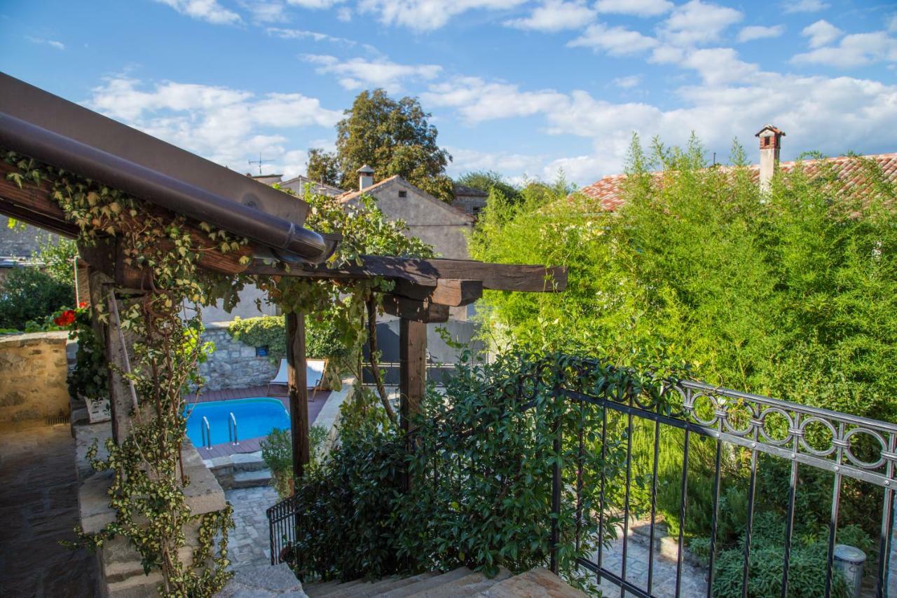 Holiday Homes Poli Svetega Antona Gračišće Εξωτερικό φωτογραφία